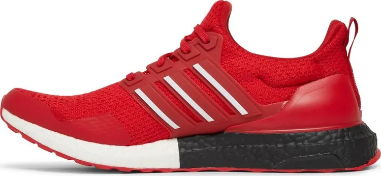 Adidas UltraBoost DNA 'Montreal' sneakers, red