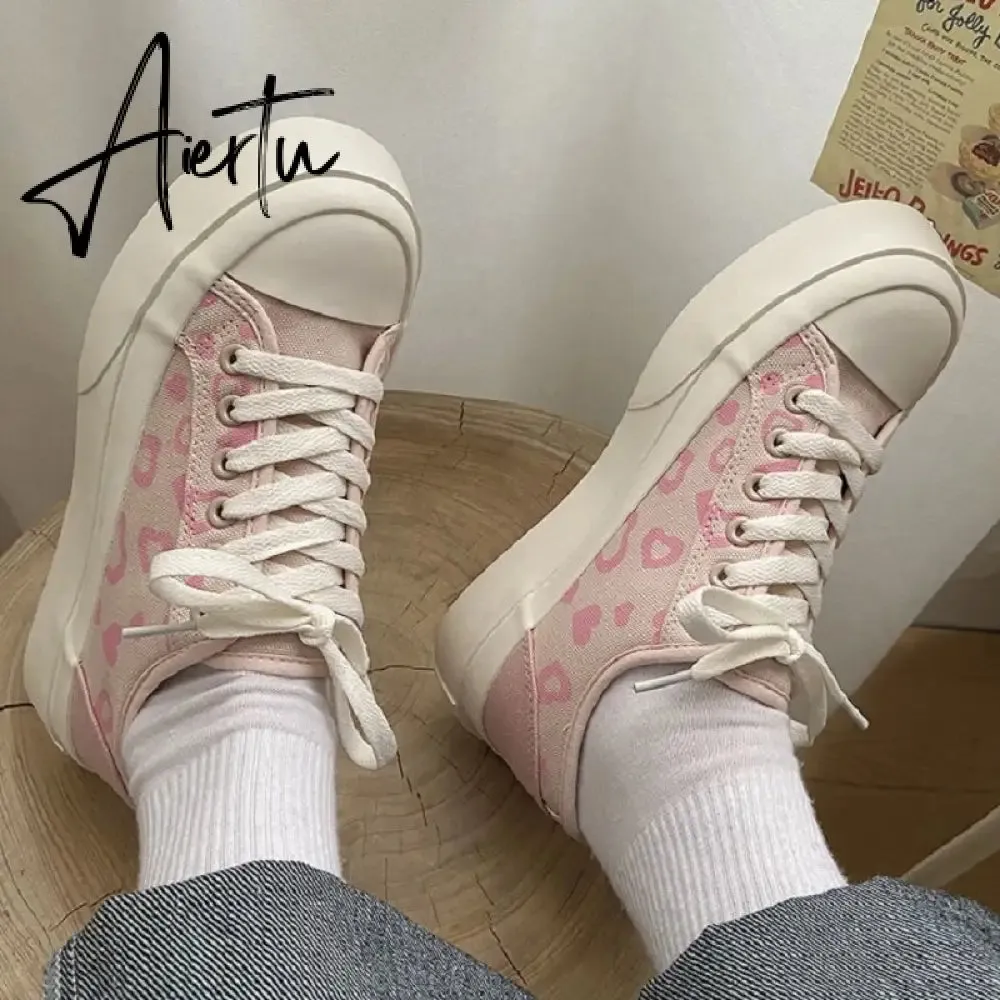 Aiertu Fashion Pink Heart Print Canvas Sneakers Spring Casual Zapatillas Mujer Students Daily Footwear Woman Vulcanize Shoes