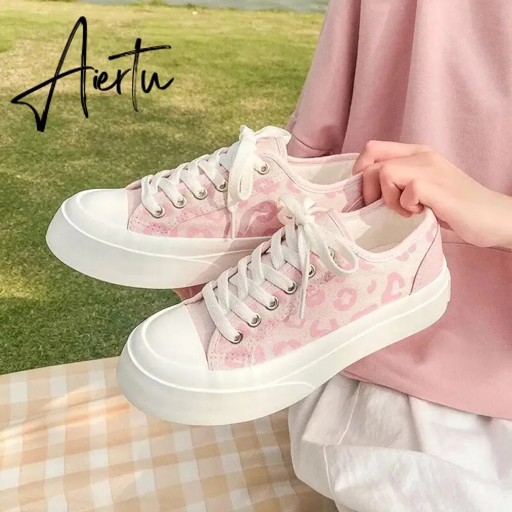 Aiertu Fashion Pink Heart Print Canvas Sneakers Spring Casual Zapatillas Mujer Students Daily Footwear Woman Vulcanize Shoes