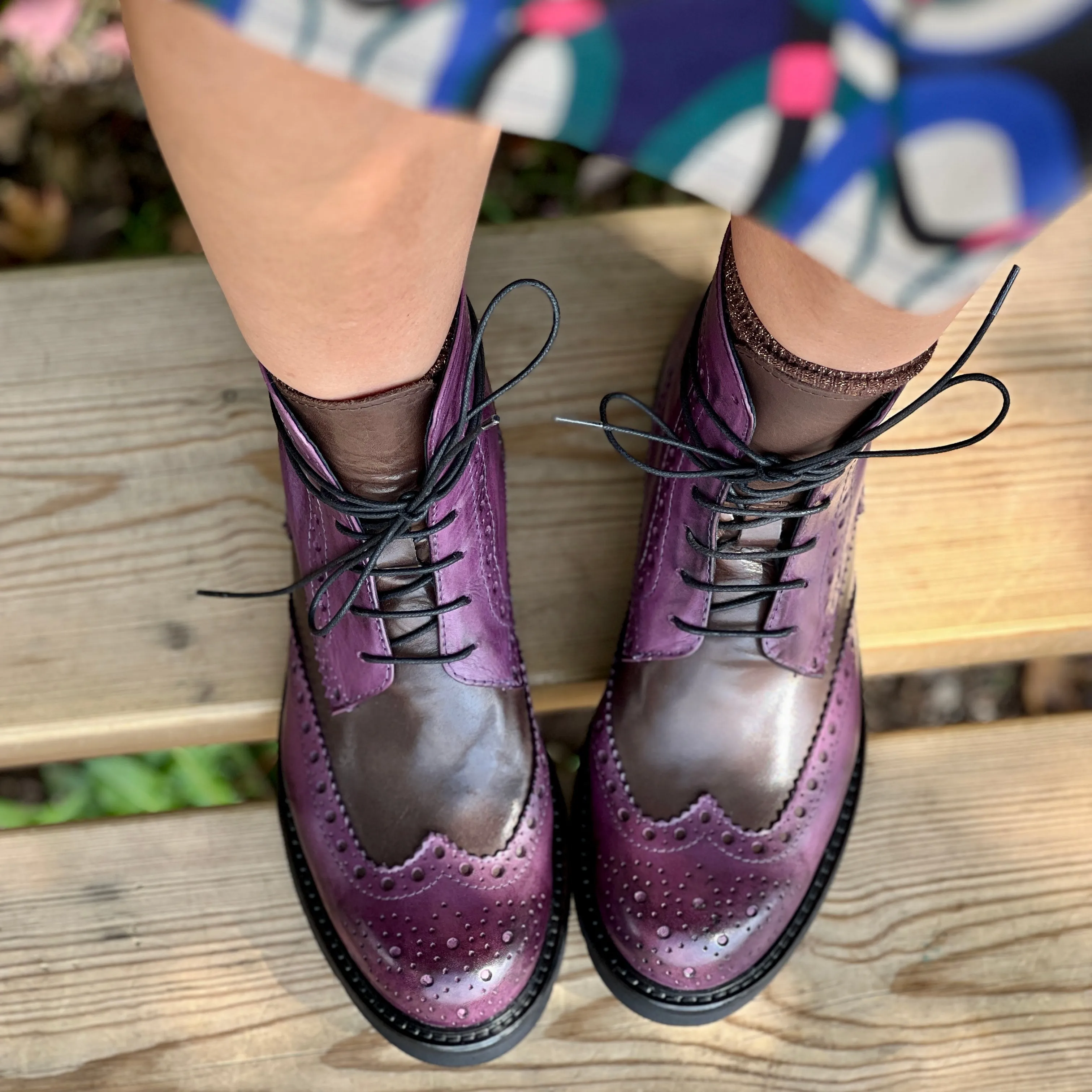 Axel Purple anfibio in pelle marrone con brogue stile inglese artigianale marchigiano