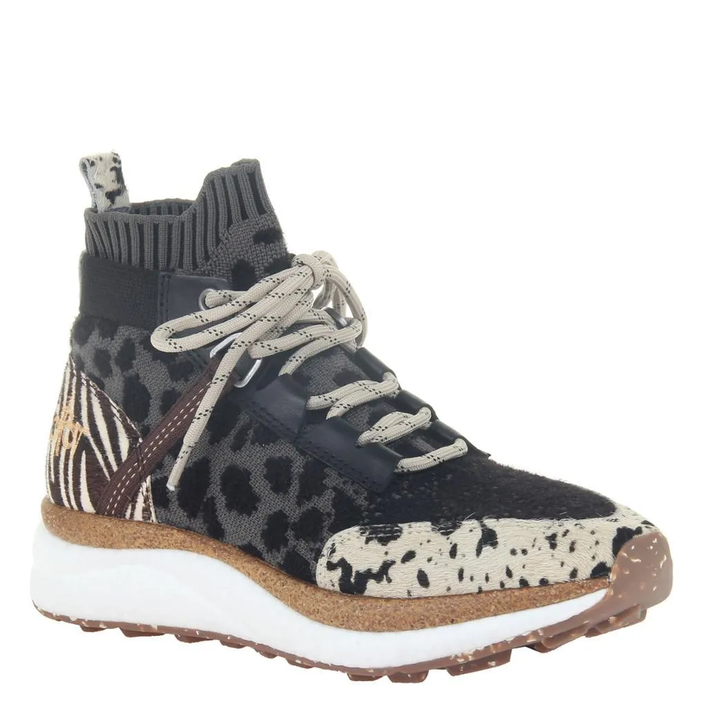 HYBRID in ANIMAL PRINT High Top Sneakers