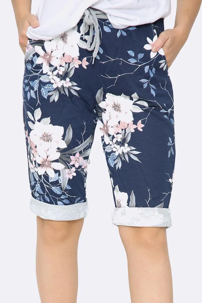 Italian Placement Lilly Print Cropped Pants