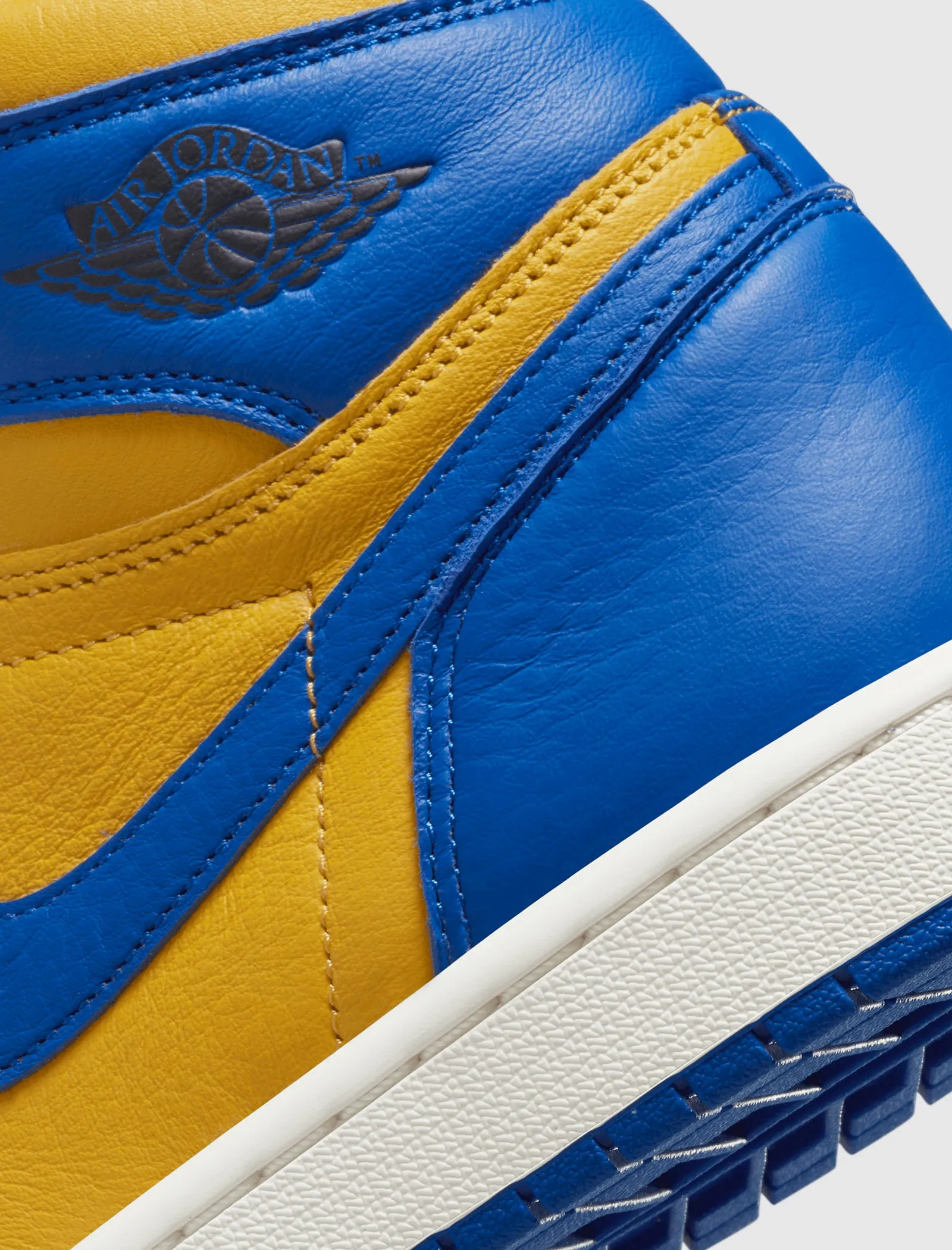 WOMEN'S AIR JORDAN 1 RETRO HIGH OG "LANEY"