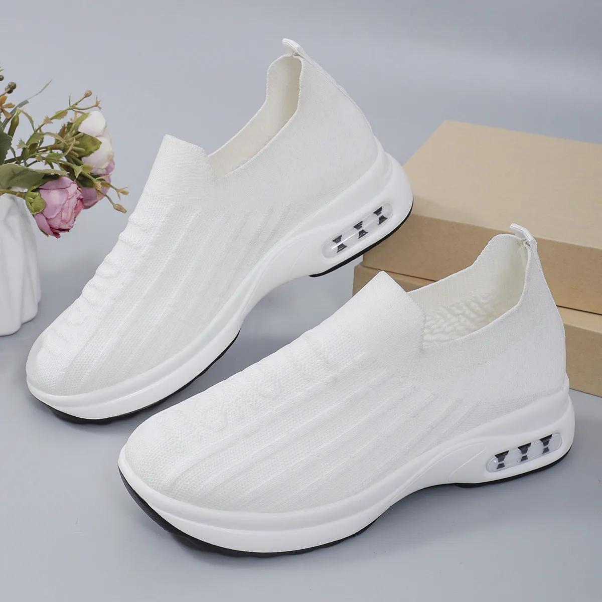 Women's Round Toe Knit Slip On Sneakers